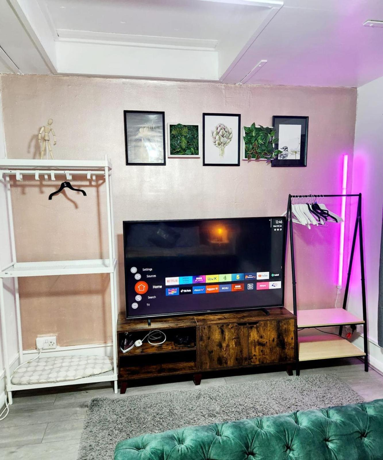 New Deluxe Studio Apt-2 ロンドン 部屋 写真